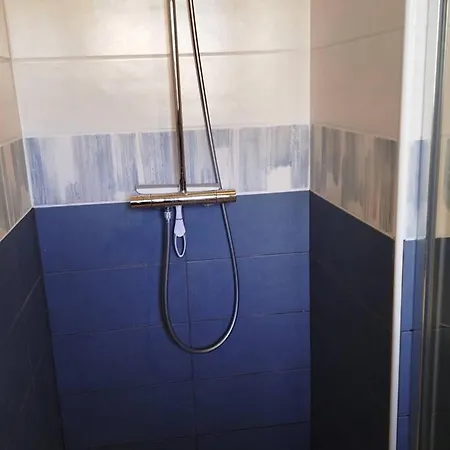 Climatise Avec Piscine Et Parking A - Fr-1-610-105