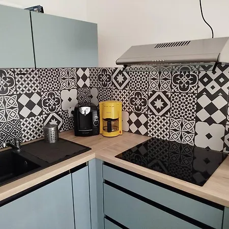 Climatisé Avec Piscine Et Parking à - Fr-1-610-105 Apartamento *