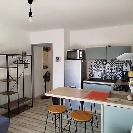 Climatisé Avec Piscine Et Parking à - Fr-1-610-105 *